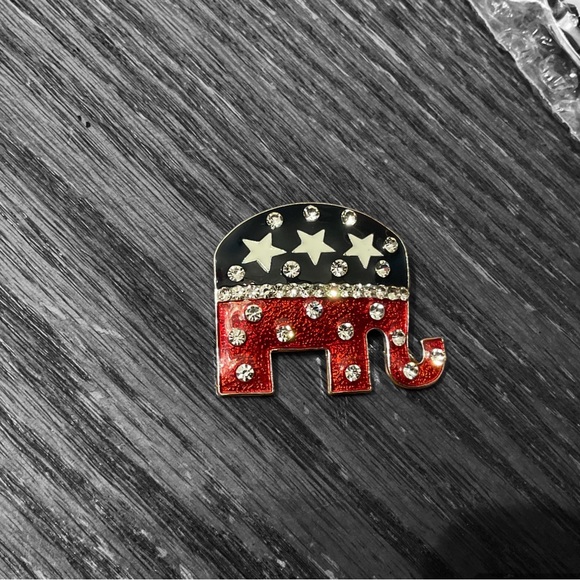 🇺🇸Blingy Sparkly Patriotic Red White & Blue Republican Elephant Silver Brooch! - Picture 4 of 8